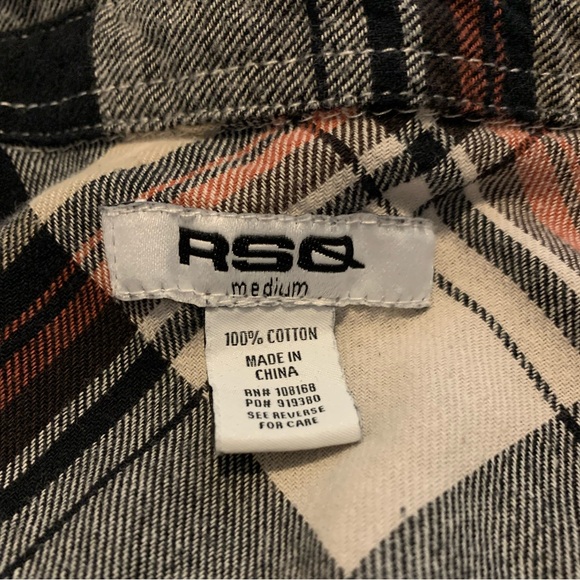 RSQ Cropped Black Red Plaid Button Down Shirt 
Size - Medium - Picture 4 of 4